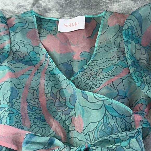 NWOT Selkie Wrap Top Blouse Champagne Mod Print Size 4 - Picture 8 of 12